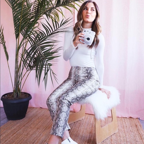 Faux Snake Skin Cropped Pants - Picture 3 of 14